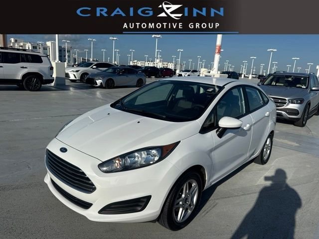 2018 Ford Fiesta SE Sedan's photo