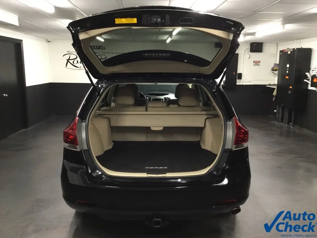 Used 2014 Black Toyota LE image 12