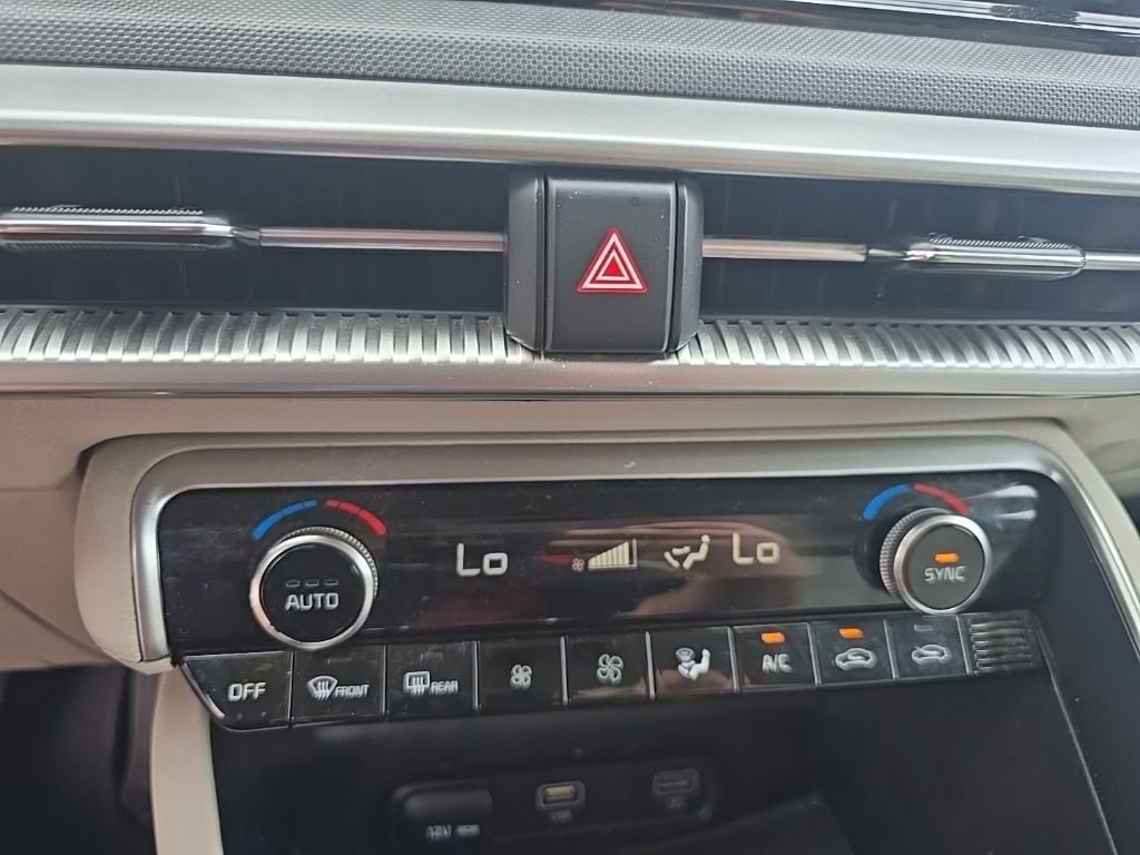 Used 2022 Beige Kia LXS image 17