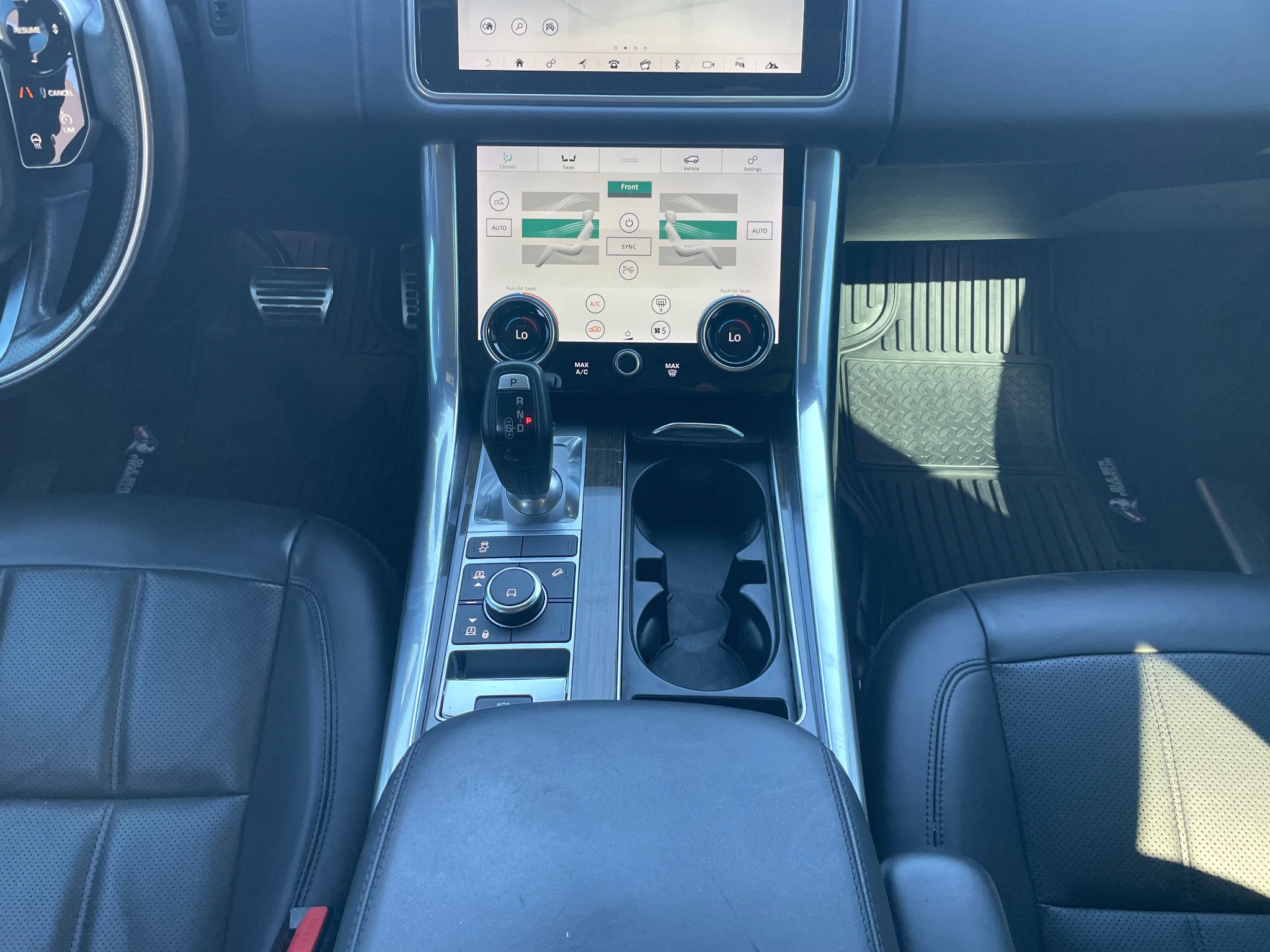 Used 2022 White Land Rover HSE Silver Edition image 16