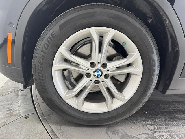 Used 2020 Jet Black BMW xDrive30i image 10