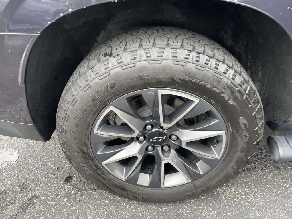 Used 2022 Dark Ash Metallic Chevrolet Z71 image 7