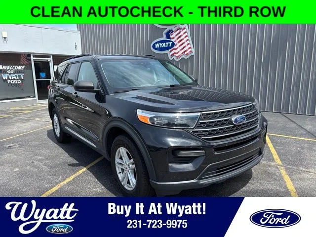Used 2023 Black Metallic Ford XLT image 1