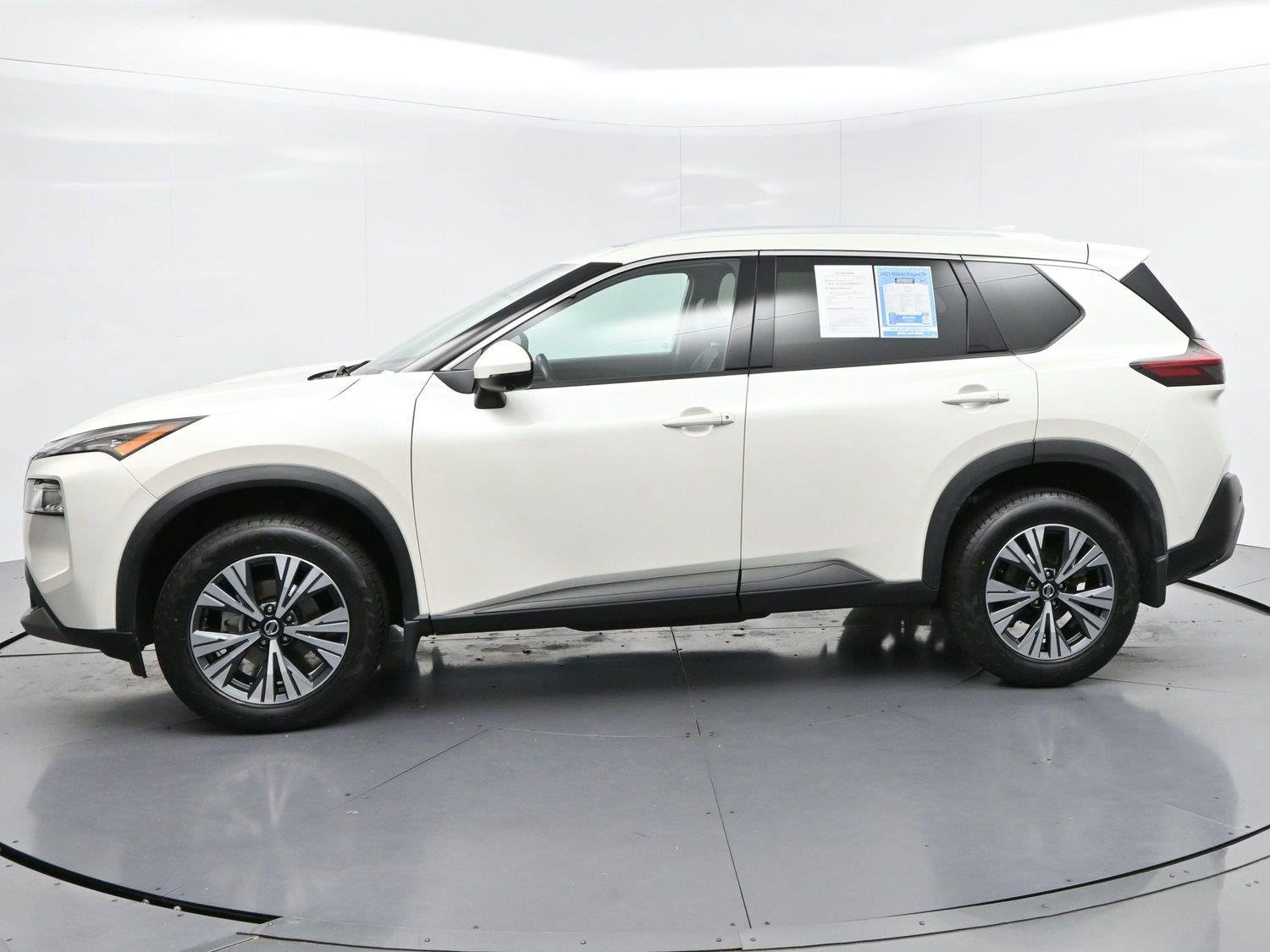 Used 2021 Pearl White Tricoat Nissan SV image 4