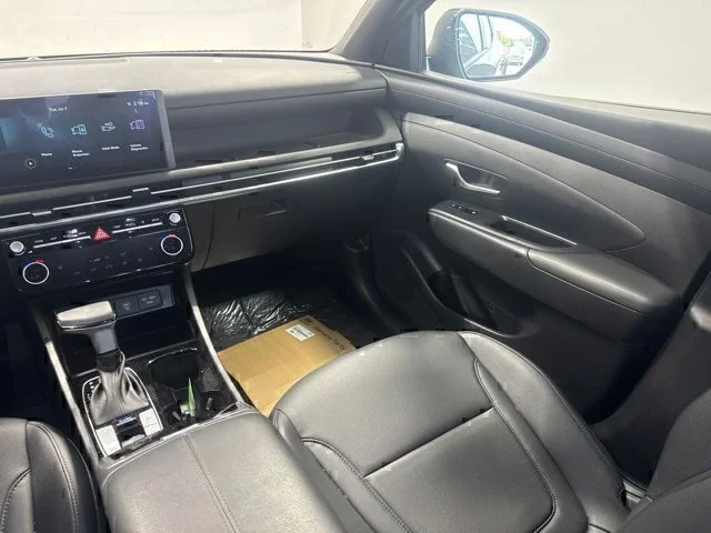 Used 2025 Black Hyundai SEL image 20