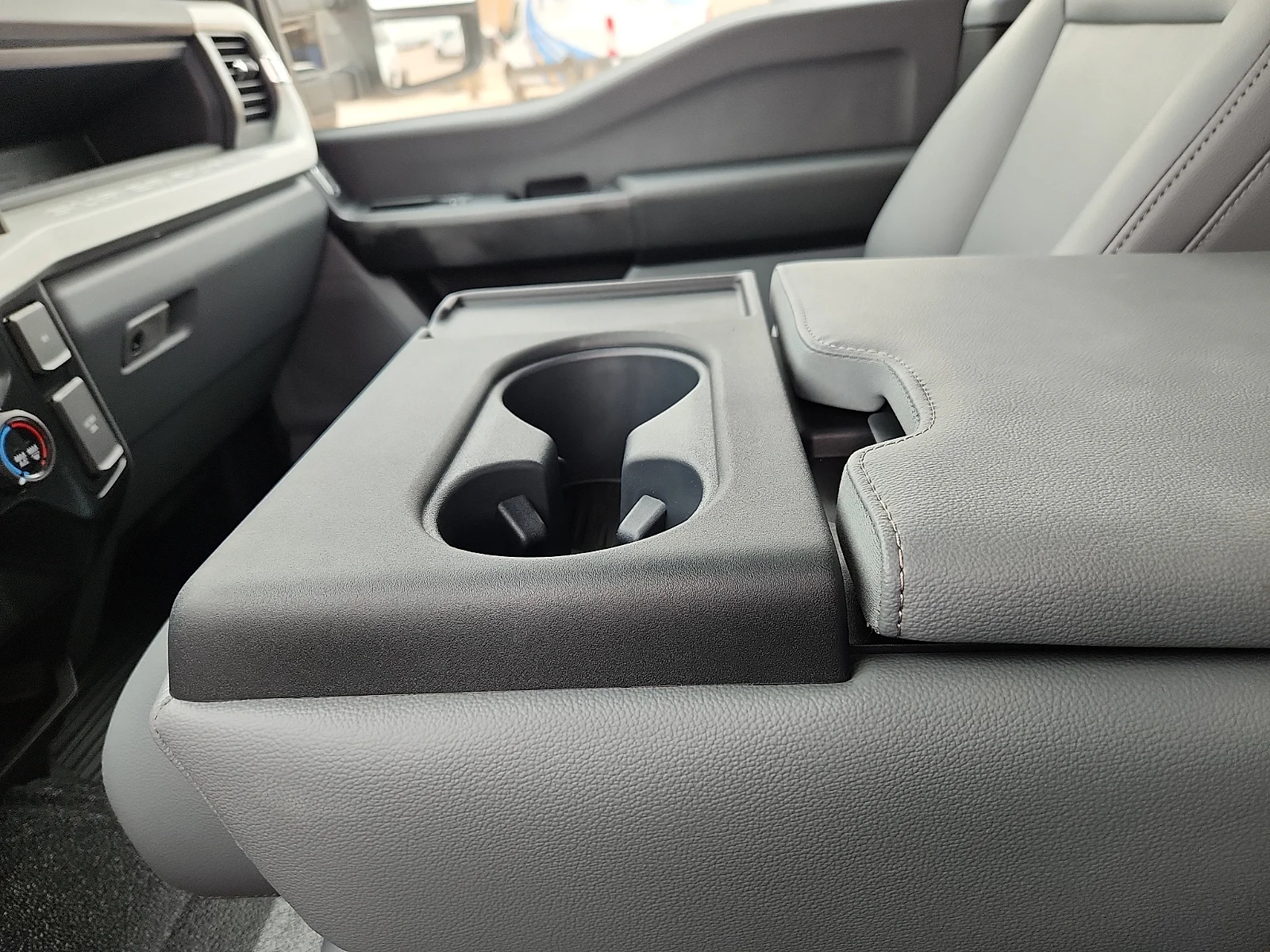 New 2026 Oxford White Ford XL image 25