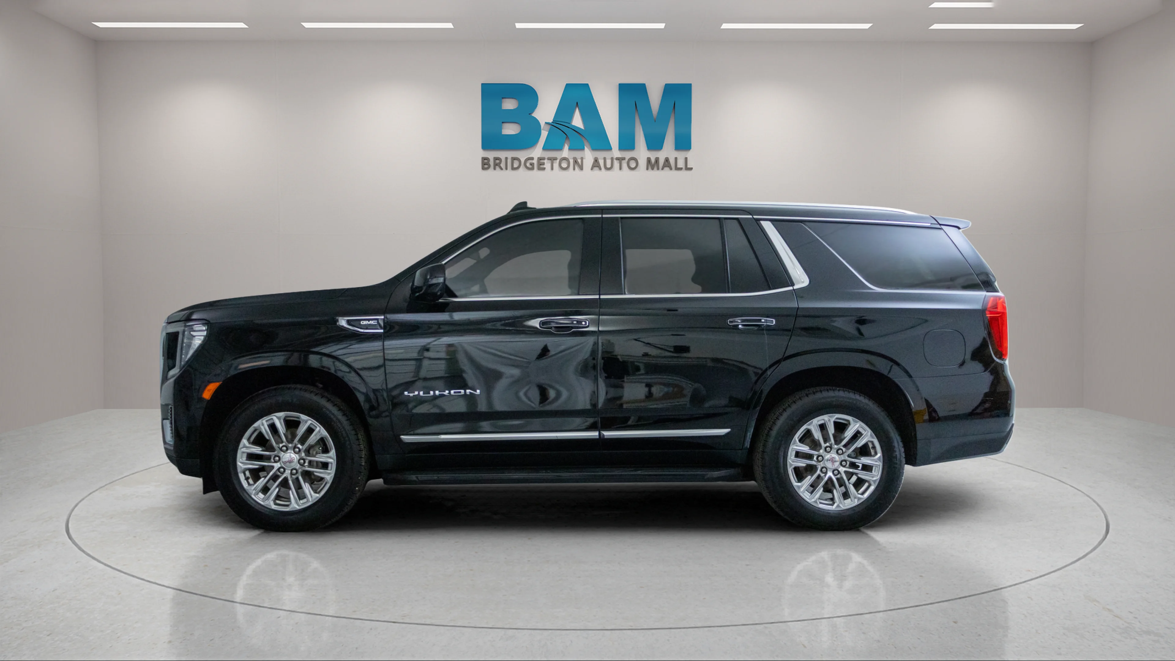 Used 2021 Onyx Black GMC SLT image 4
