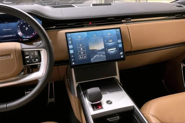 Used 2025 Gray Land Rover SE image 5