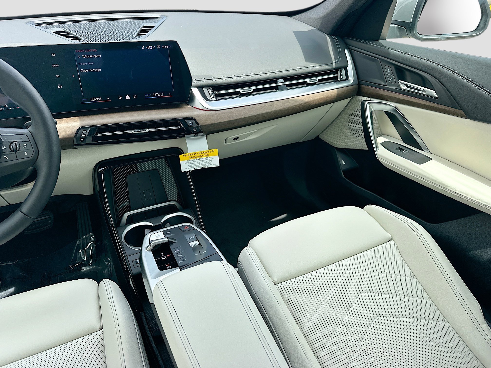 New 2026 Space Silver Metallic BMW xDrive28i image 17