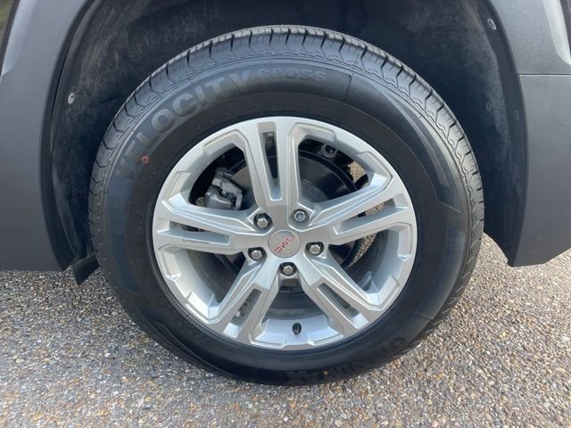 Used 2022 Black GMC SLE image 10