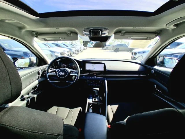 Used 2025  Hyundai SEL Convenience image 12