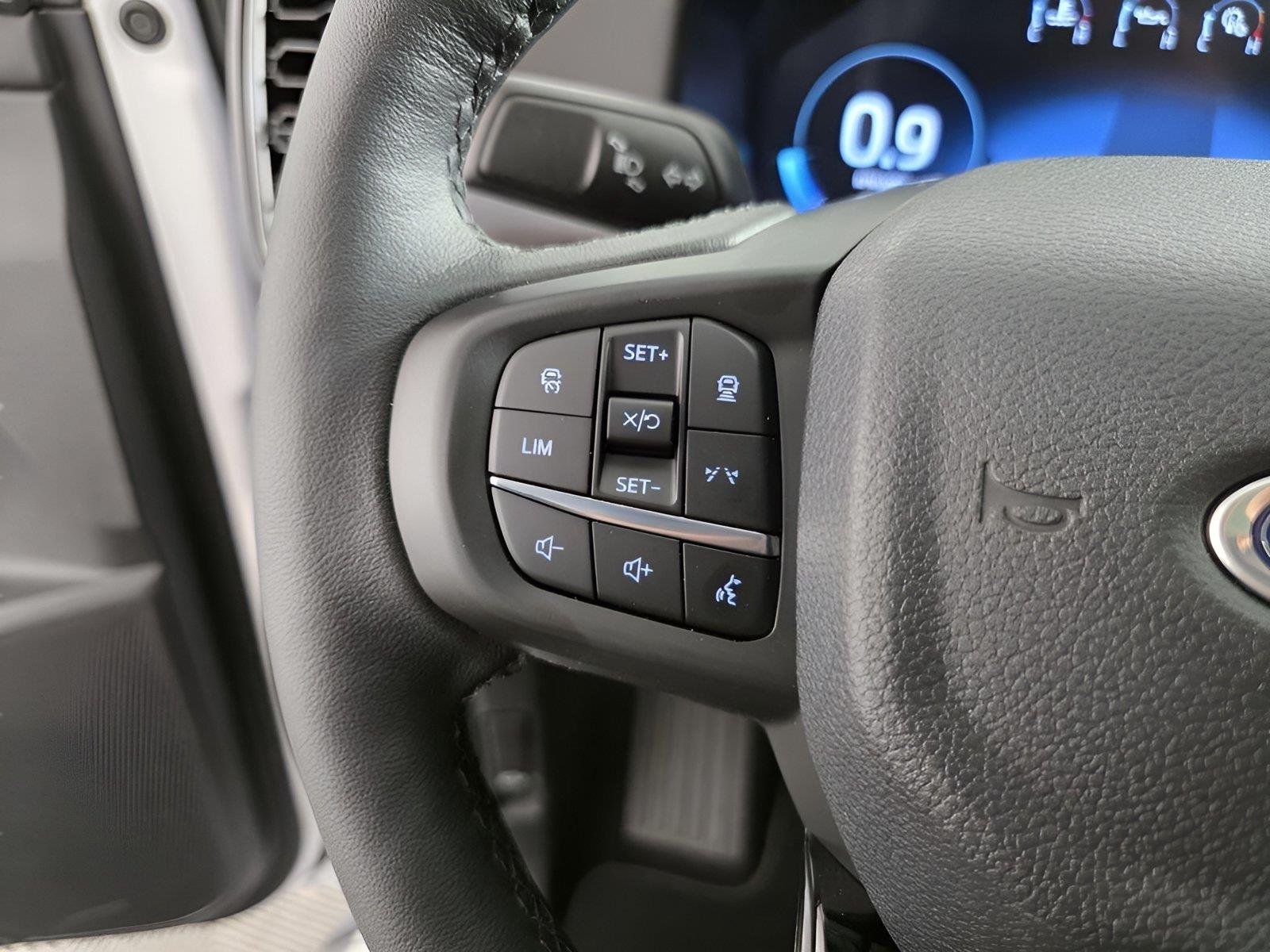 Used 2025 Oxford White Ford LARIAT image 33
