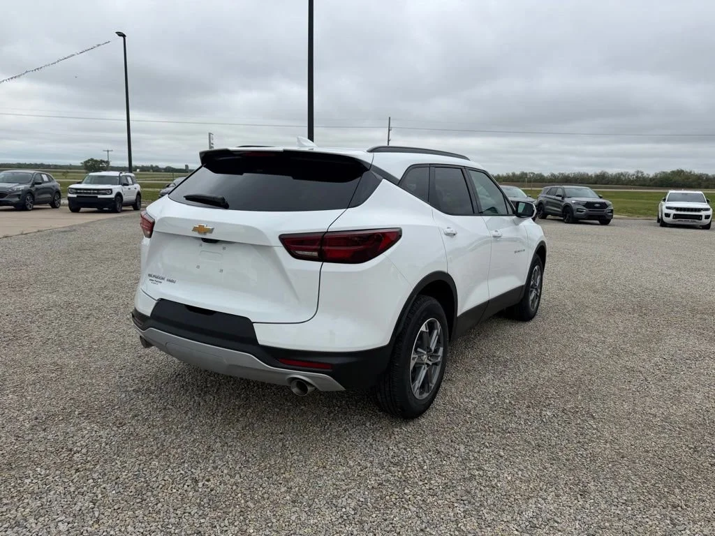 New 2026 Summit White Chevrolet 3LT image 3