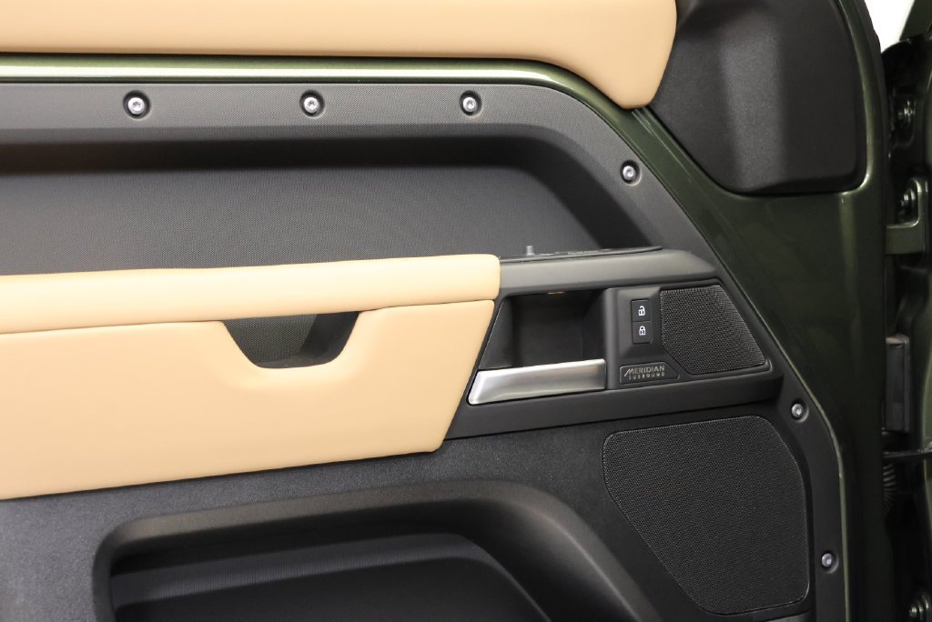 New 2026 Woolstone Green LAND ROVER X-Dynamic SE image 27