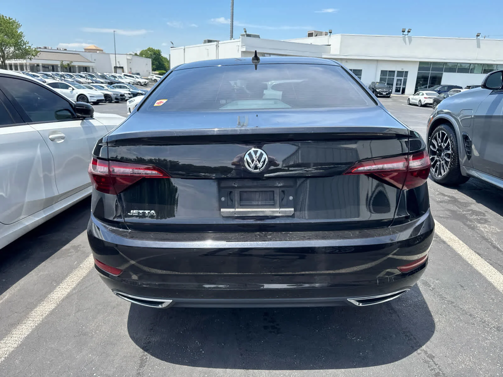 Used 2020 Deep Black Pearl Volkswagen R-Line image 5