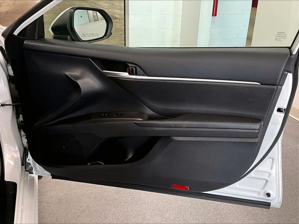 Used 2024 Ice Toyota LE image 12