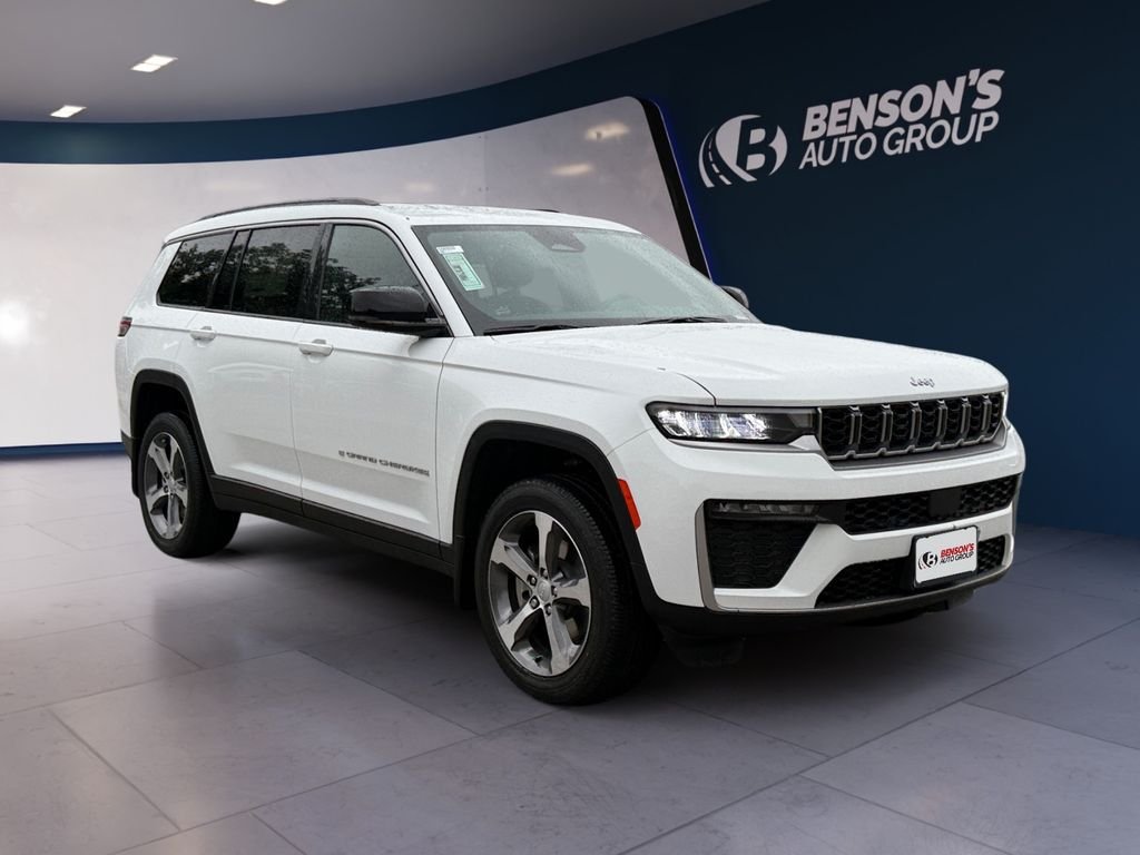 New 2026 Bright White Clear-Coat Exterior Paint Jeep Limited image 7