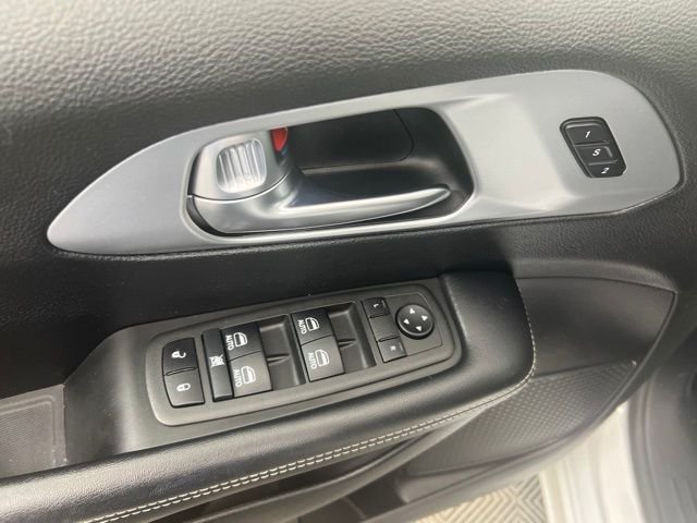 Used 2022 White Chrysler Touring L image 16