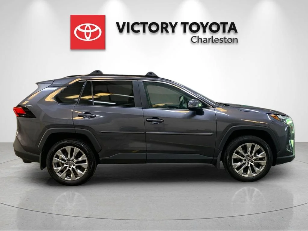 Used 2024 Gray Toyota XLE Premium image 6