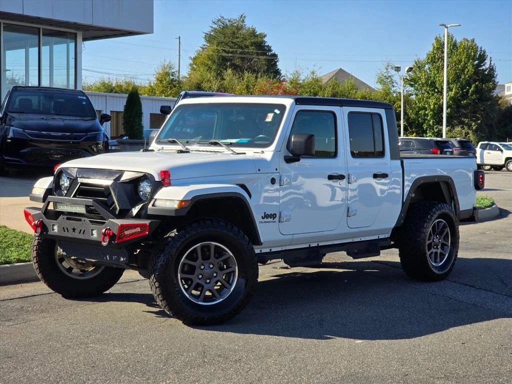 Used 2020 White Jeep Altitude image 2