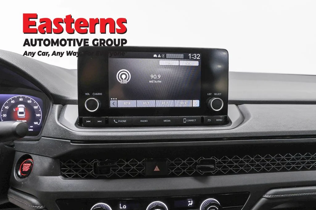 Used 2023 White Honda LX image 12