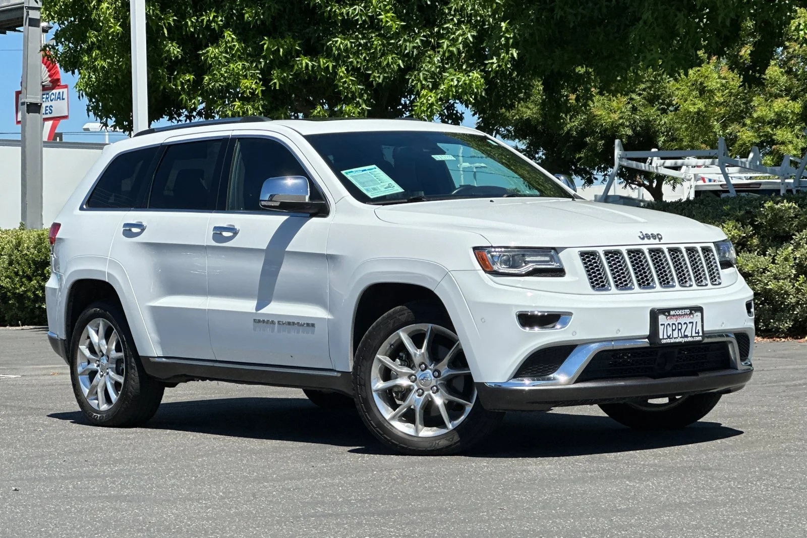 Used 2014 Bright White Clearcoat Jeep Summit image 2