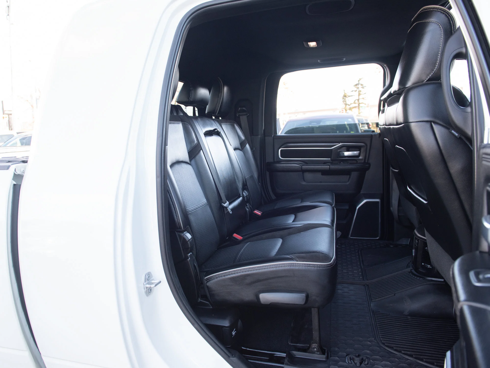 Certified Used 2024 White RAM Laramie * Cummins | Night Edition 6Passenger | Towing Tech | 5th Wheel | Heated Seats image 18