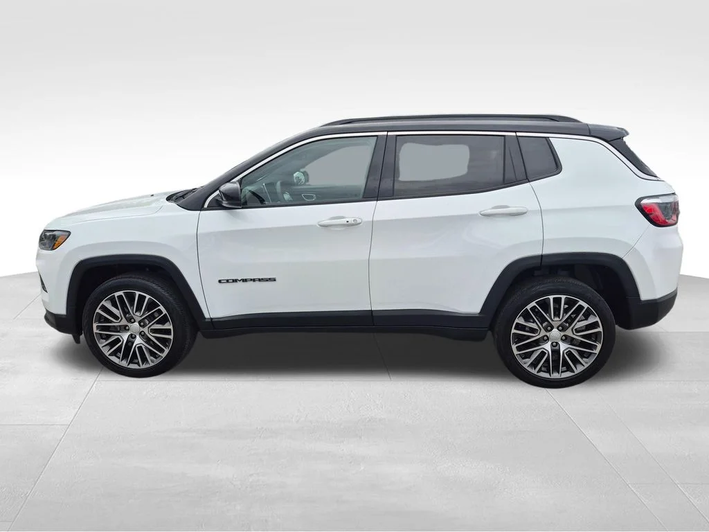 Used 2023 White Jeep Limited image 3