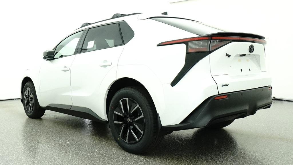 New 2026 Wind Chill Pearl Toyota XLE image 38