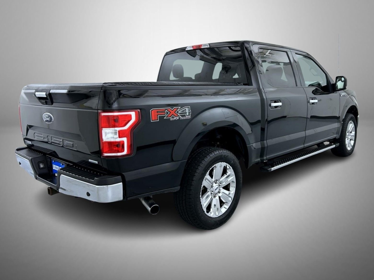 Used 2018 Shadow Black Ford XLT image 5