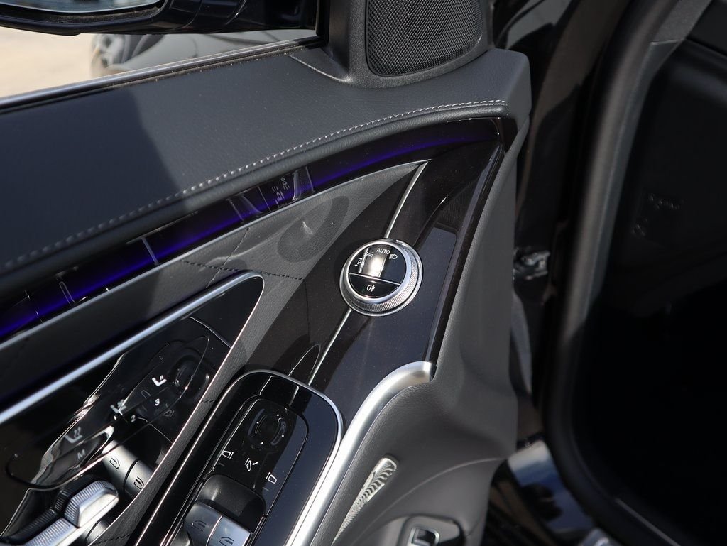 New 2026 Obsidian Black Metallic Mercedes-Benz S 500 image 31