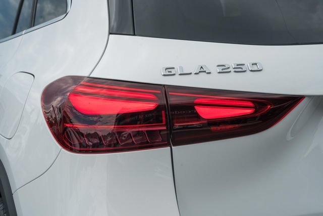 New 2026 Polar White Mercedes-Benz GLA 250 image 52
