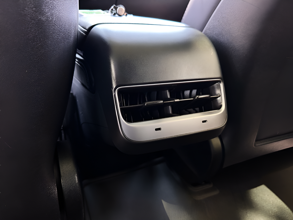Used 2022  Tesla Long Range image 17