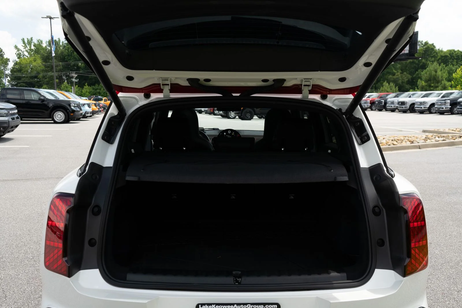 Used 2026 White MINI  image 10