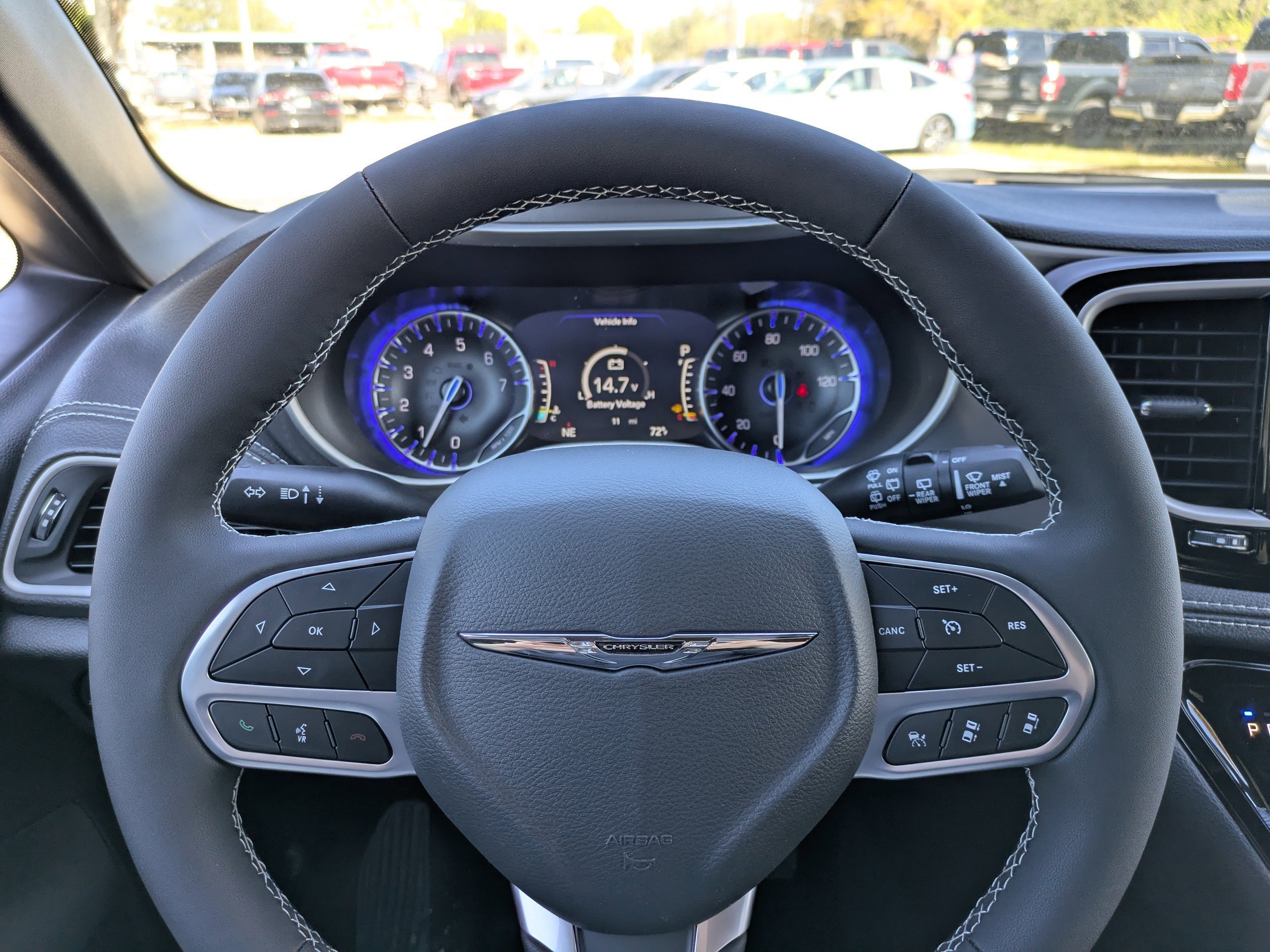New 2026 Bright White Clear-Coat Exterior Paint Chrysler Select image 22