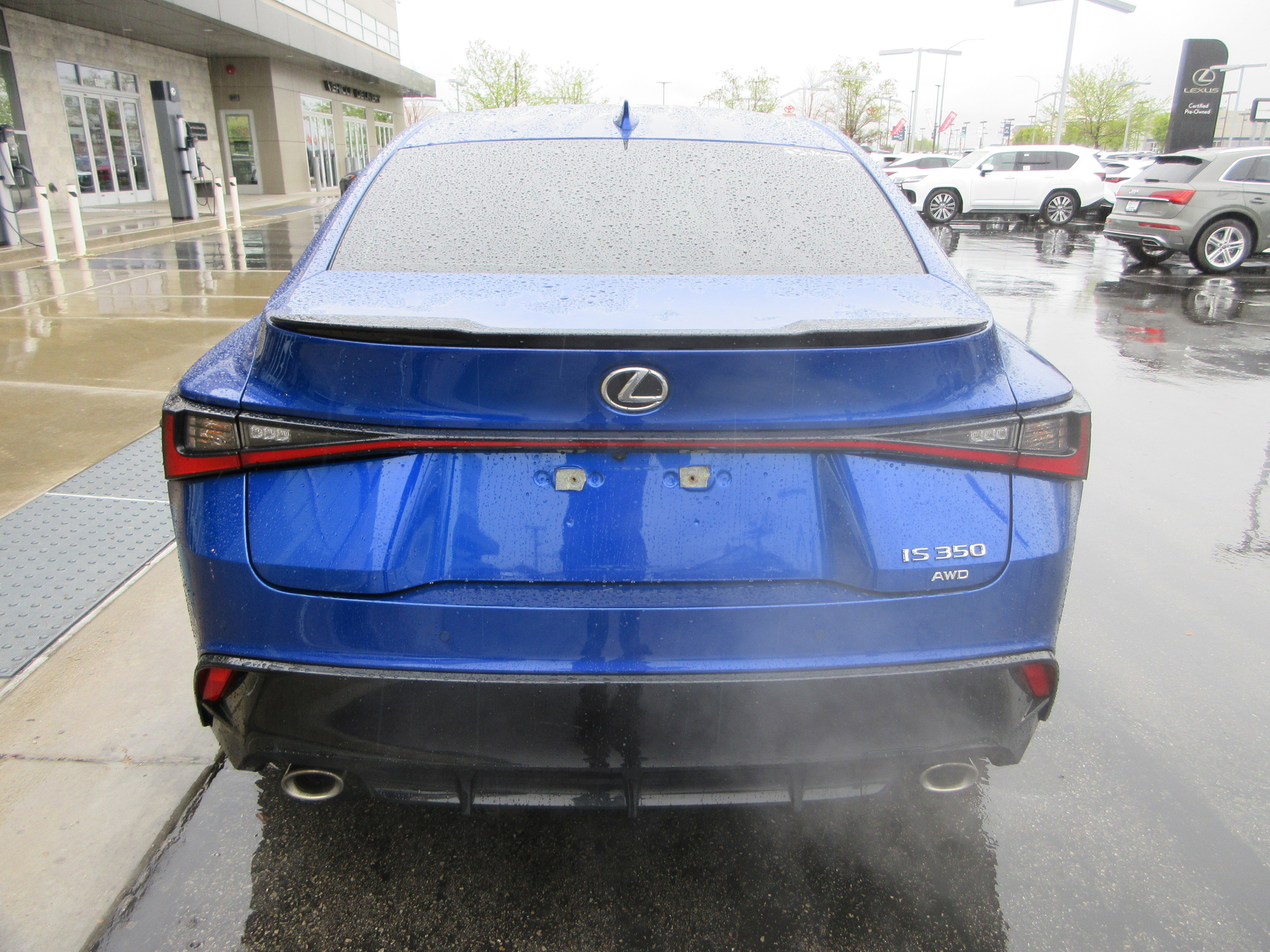 2024 Lexus IS 350 F SPORT - Photo 8