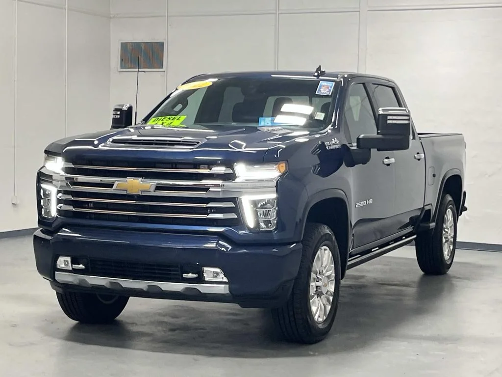 Used 2022 Northsky Blue Metallic Chevrolet High Country image 4
