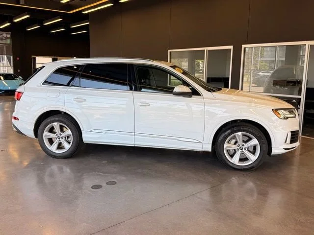 Used 2023 Glacier White Audi 55 Premium image 6