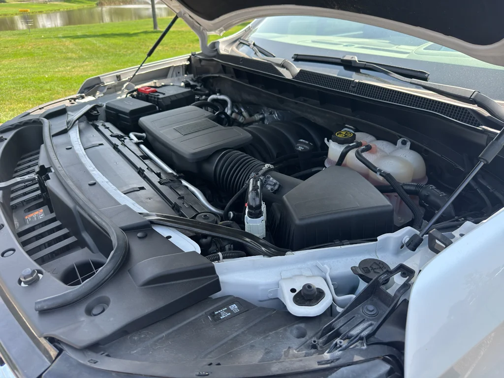 Used 2023 Iridescent Pearl Tricoat Chevrolet Premier image 30
