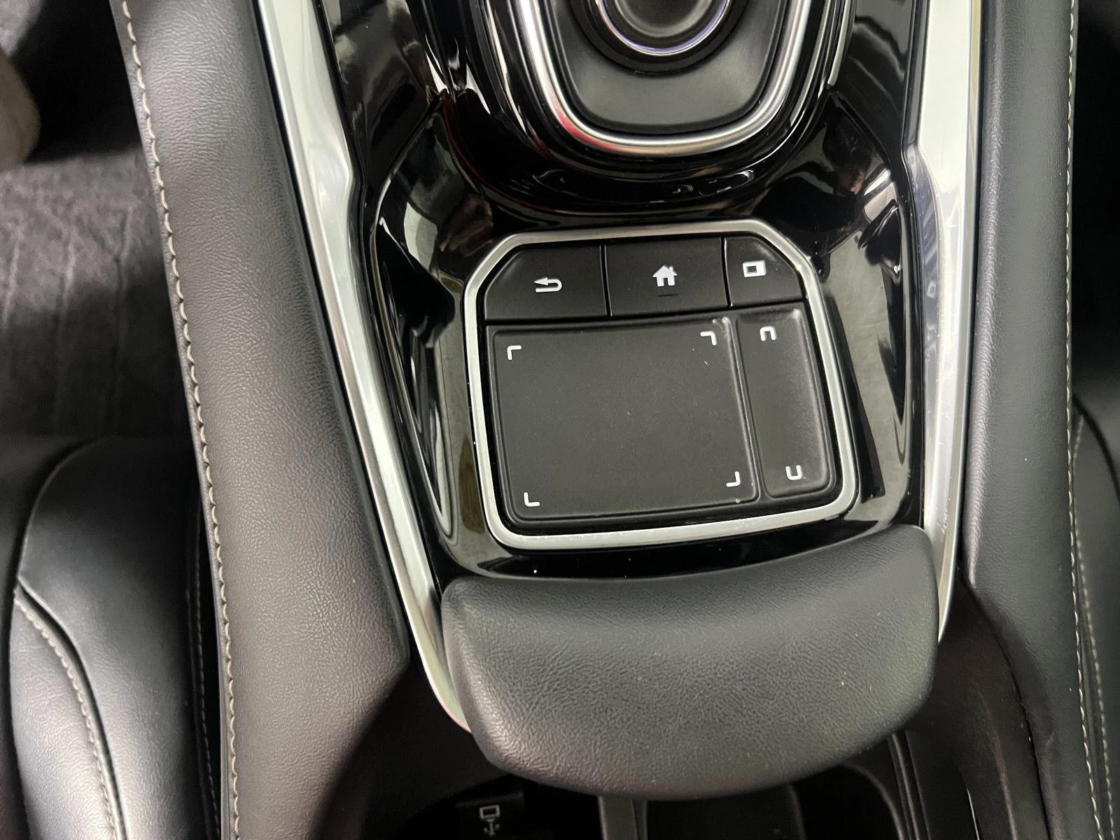 Used 2020 Platinum White Pearl Acura SH-AWD w/Tech image 24