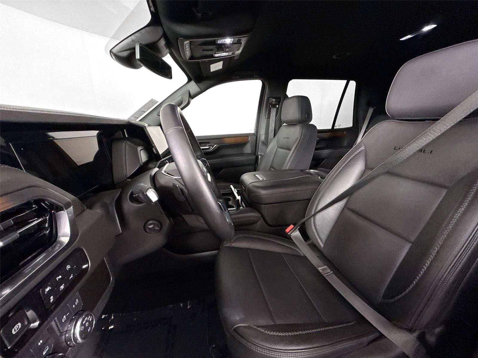 Used 2025 Onyx Black GMC Denali image 3