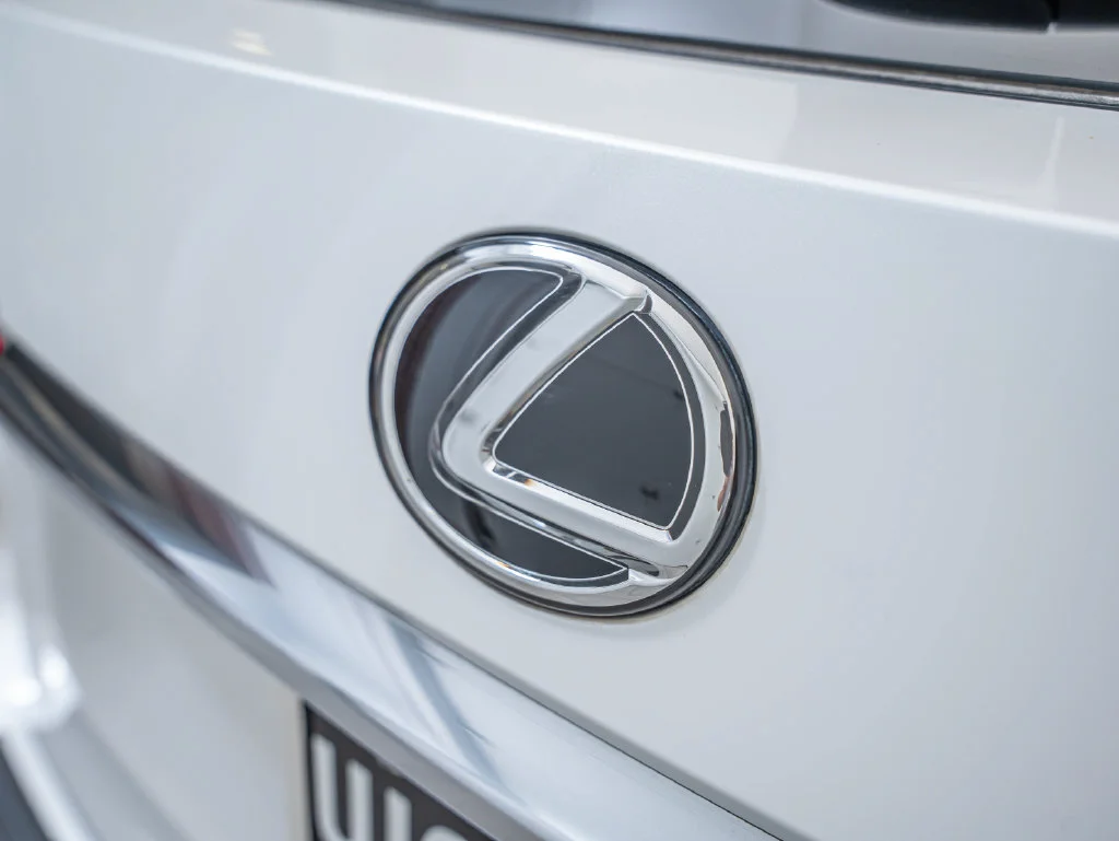 Used 2019 Eminent White Pearl Lexus 350L image 18