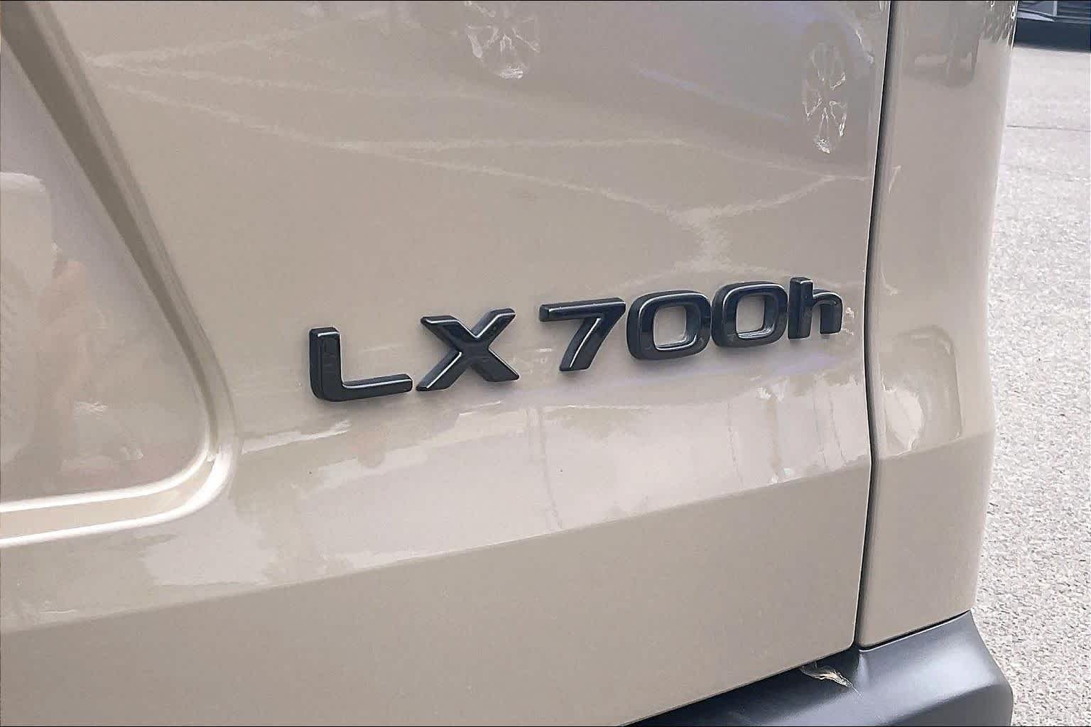 Certified Used 2025 Earth Lexus Overtrail image 29