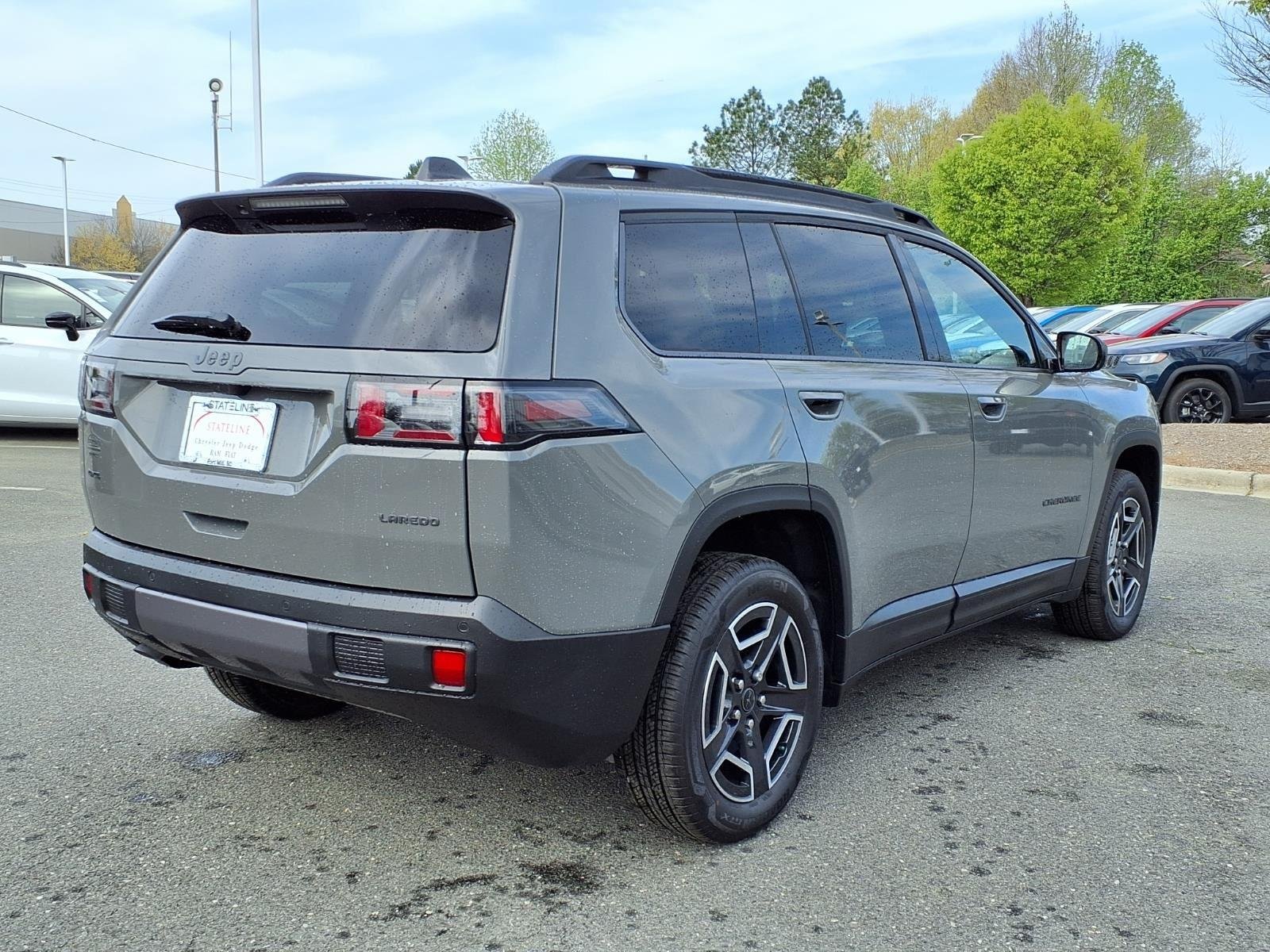 New 2026 Sting-Gray Clear-Coat Exterior Paint Jeep Laredo image 2