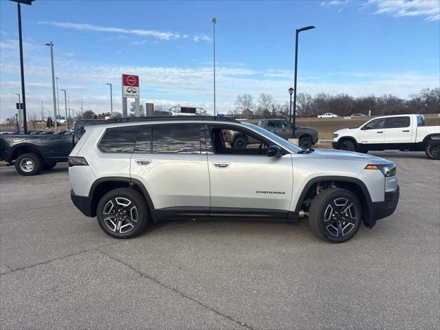 New 2026 Silver Zynith Clear-Coat Exterior Paint Jeep Limited image 10