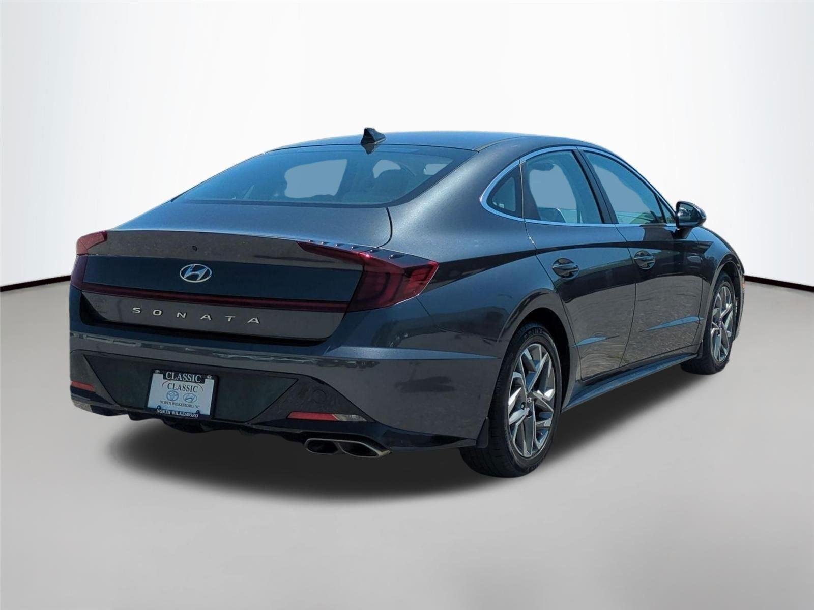 Used 2022 Portofino Gray Hyundai SEL image 5