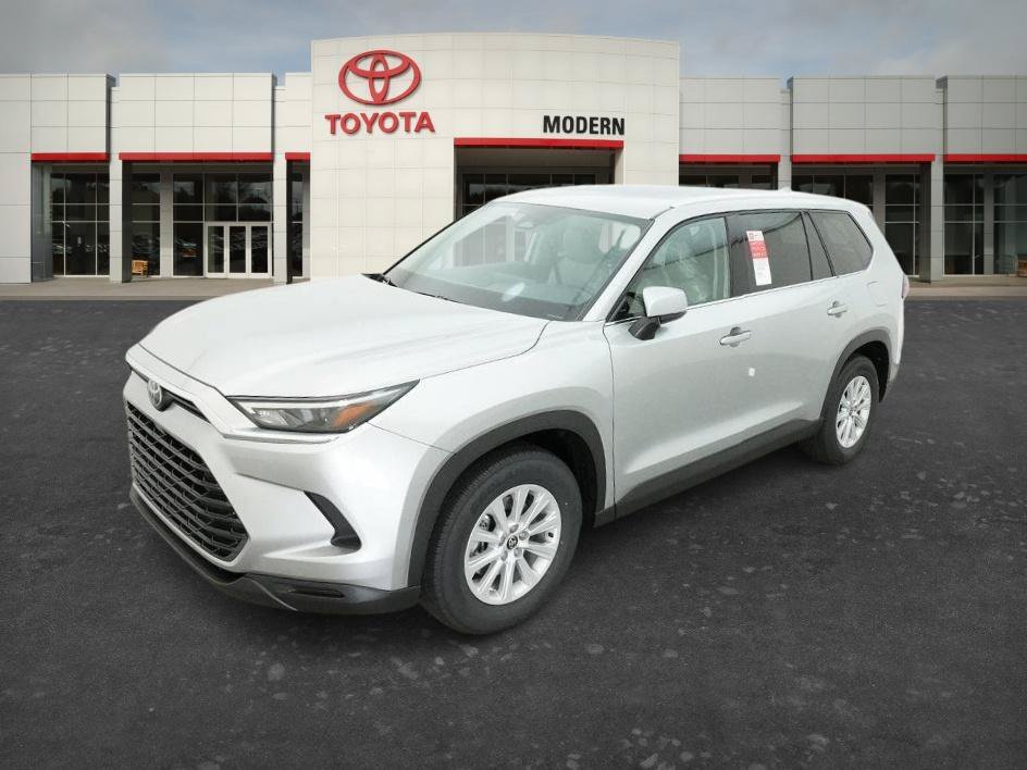 New 2026 Celestial Silver M Toyota Hybrid XLE image 1
