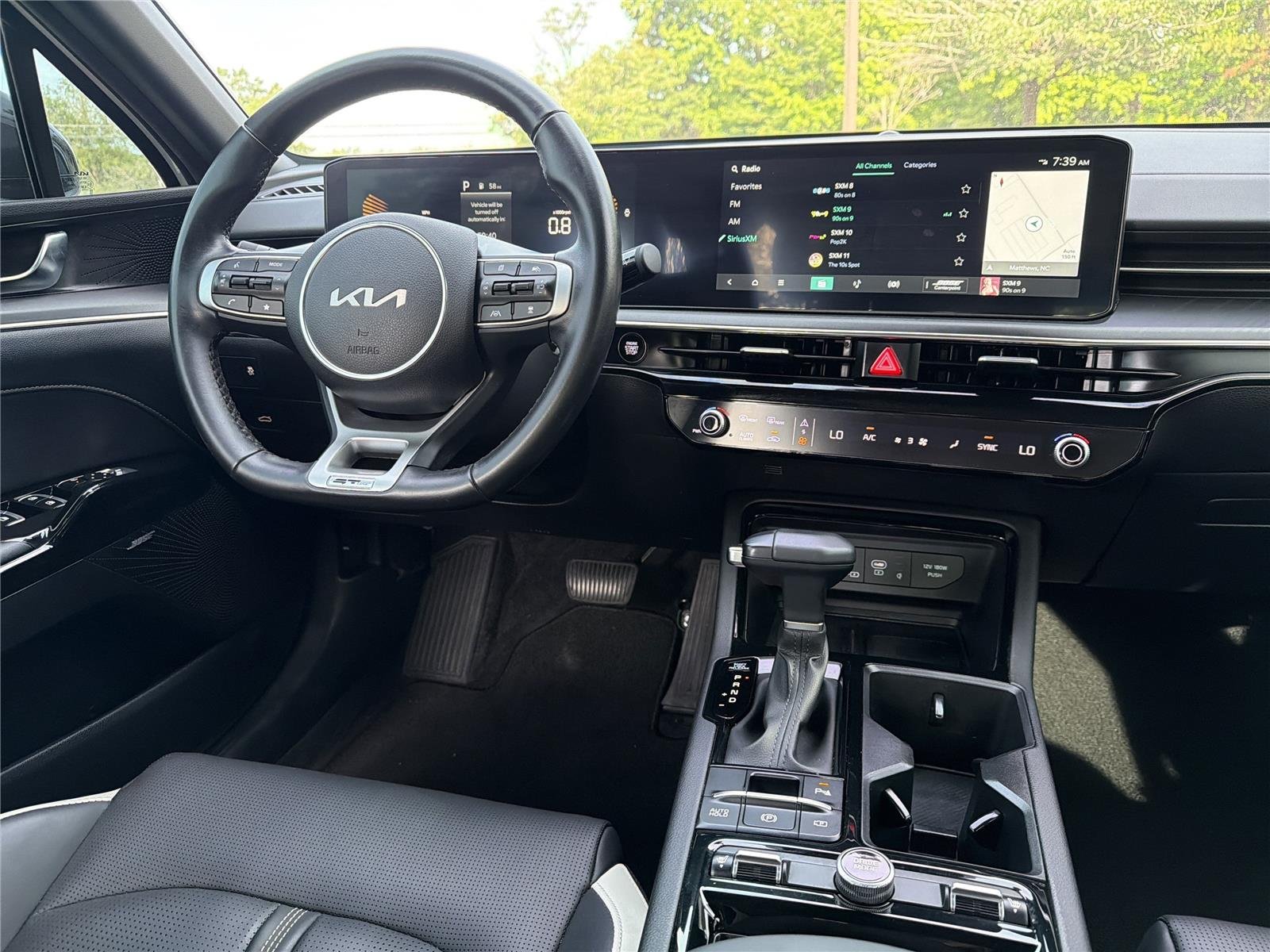 Used 2025 Snow White Pearl Kia GT-Line image 3