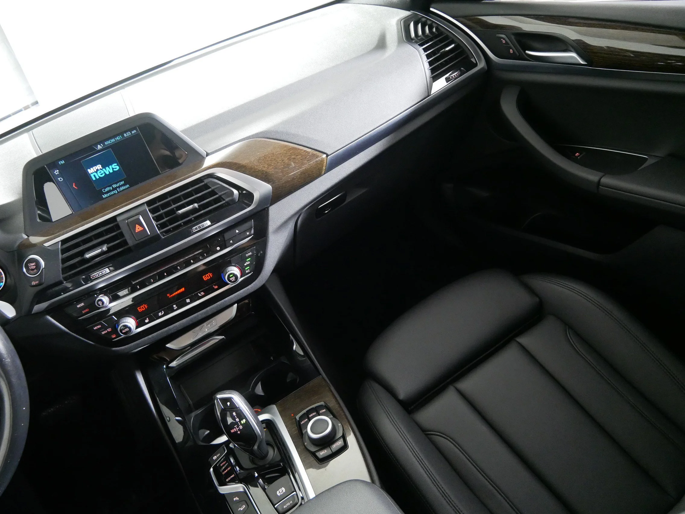 Used 2018 Alpine White BMW xDrive30i image 11