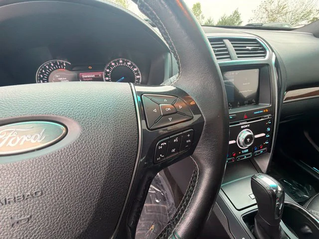 Used 2017 Black Ford Platinum image 30
